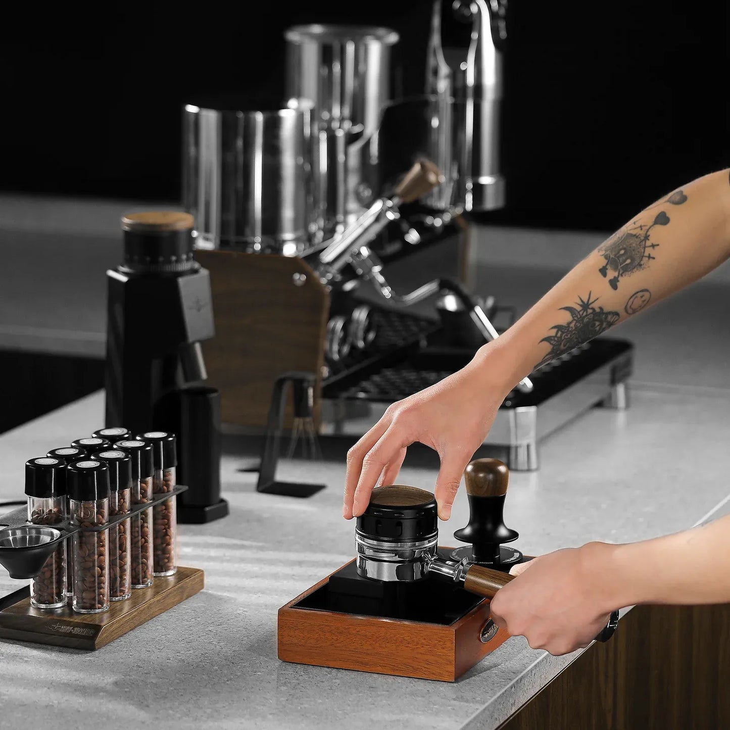 MHW-3BOMBER Falcon Gravity Coffee Distributor