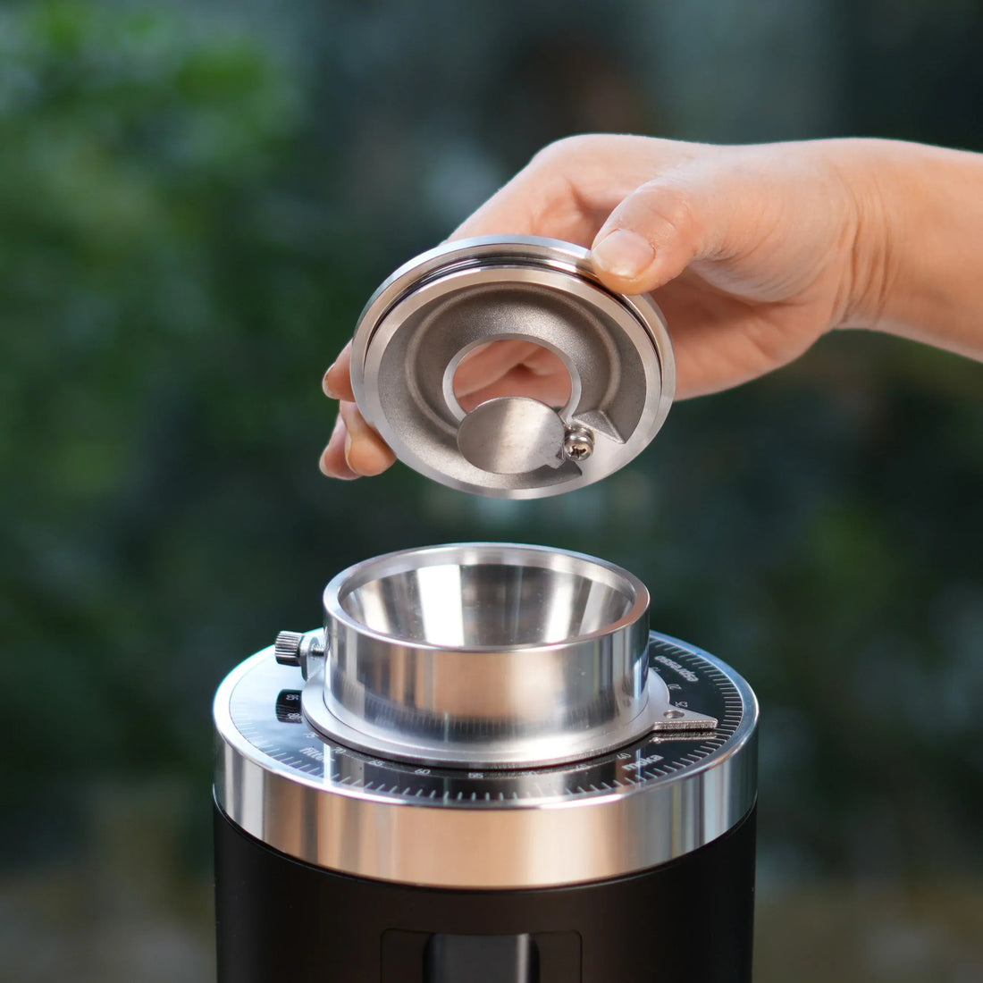 Commercial Espresso Machine & Grinder Sizing Guide for Indian Cafes (80-200 Cups/Day)