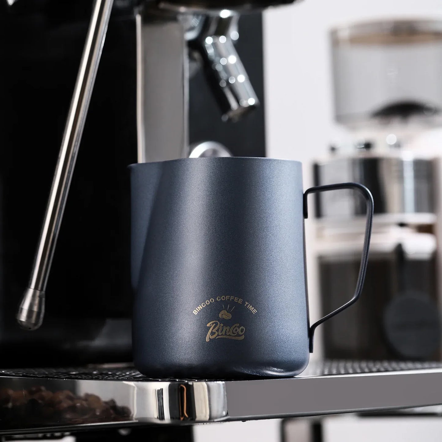 Bincoo Milk Frother Cup with Handle and Scale