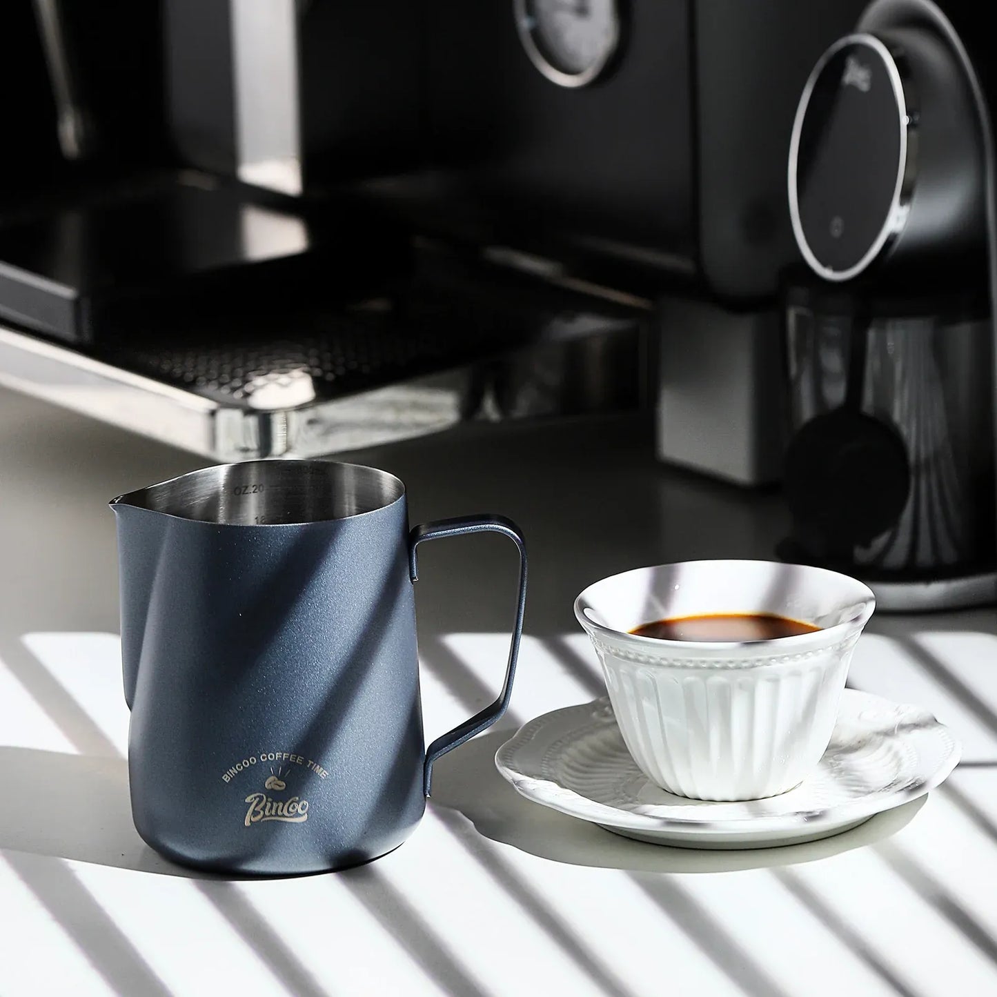 Bincoo Milk Frother Cup with Handle and Scale