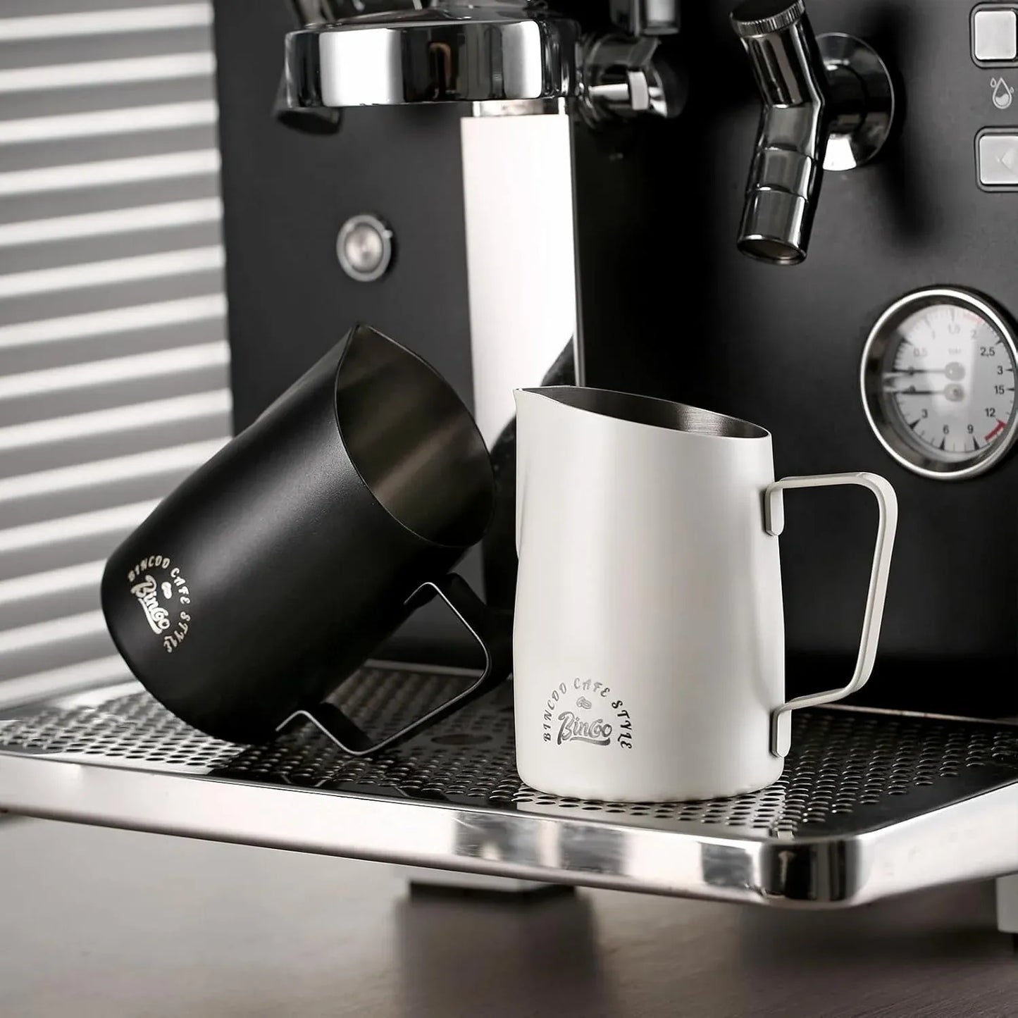 Bincoo Milk Frothing Pitcher with Sharp Spout & Angled Rim 520ml