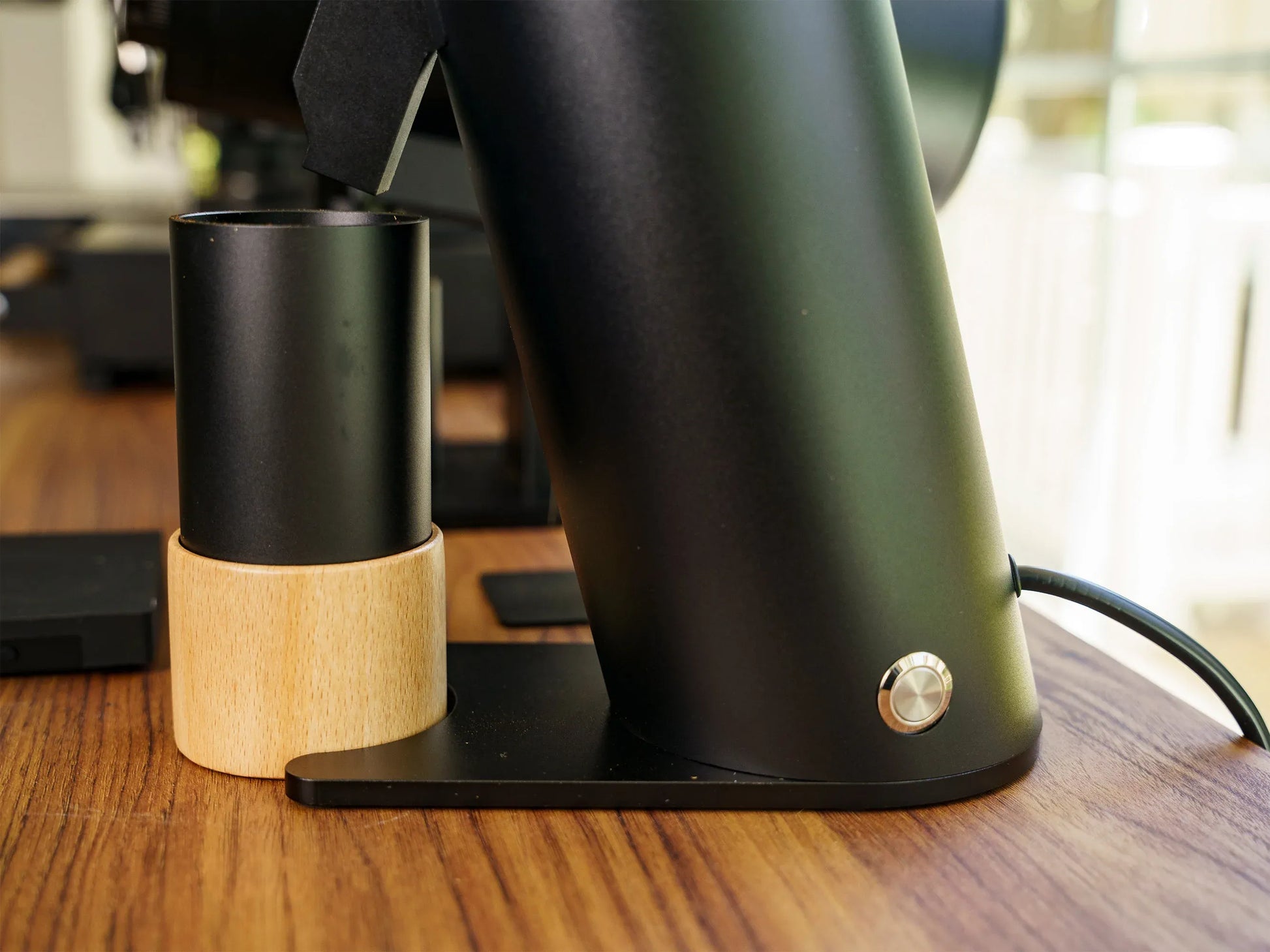 DC63 Coffee GrindersCoffeePlus.india close up bottom 
