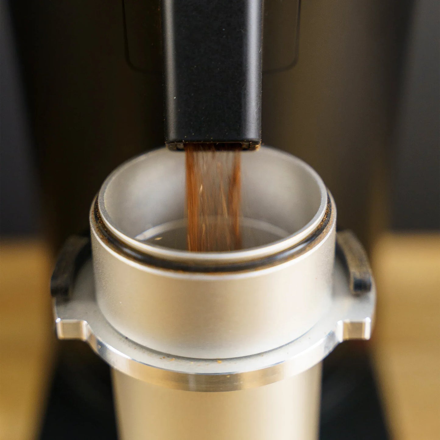 DF64V Coffee GrindersCoffeePlus.india close up nozzle 