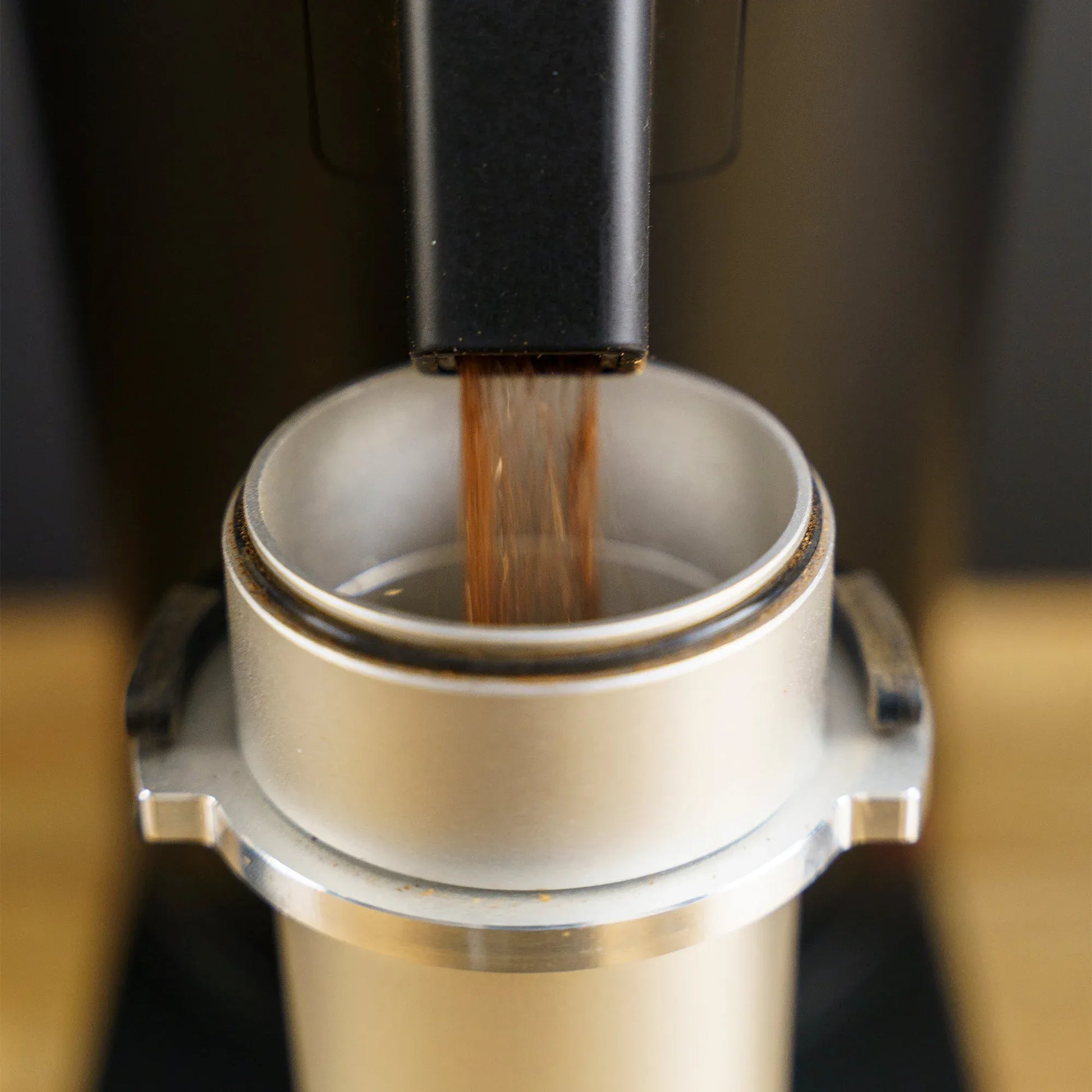 DF64V Coffee GrindersCoffeePlus.india close up nozzle 
