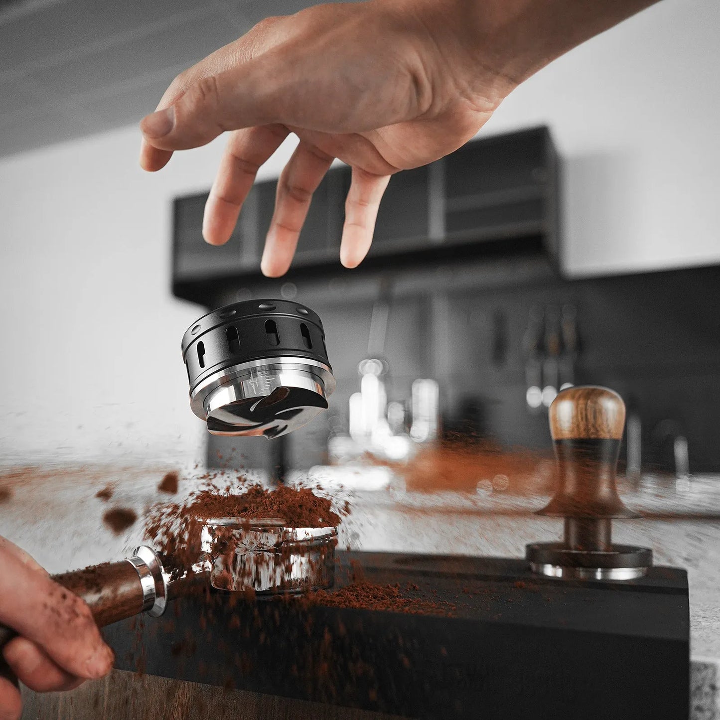 MHW-3BOMBER Falcon Gravity Coffee Distributor