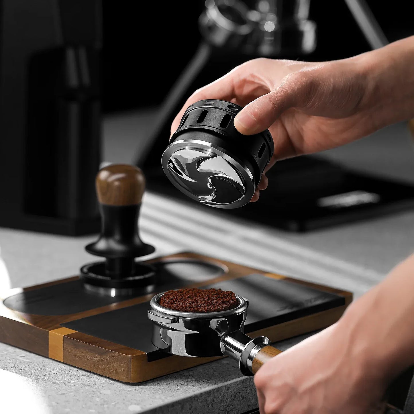 MHW-3BOMBER Falcon Gravity Coffee Distributor