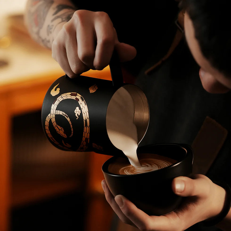 MHW-3BOMBER Latte Art Pitcher 5.0 Serpent