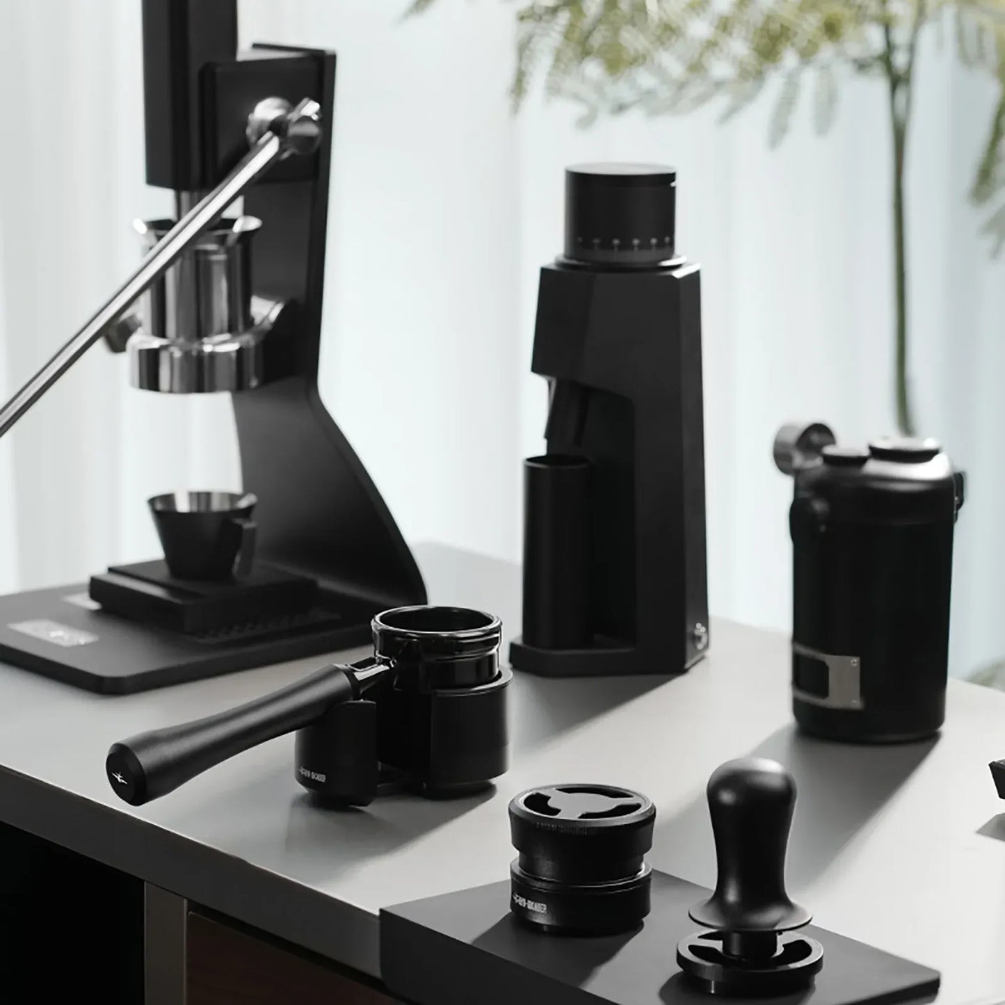 MHW-3BOMBER Astra Collection Coffee Distributor