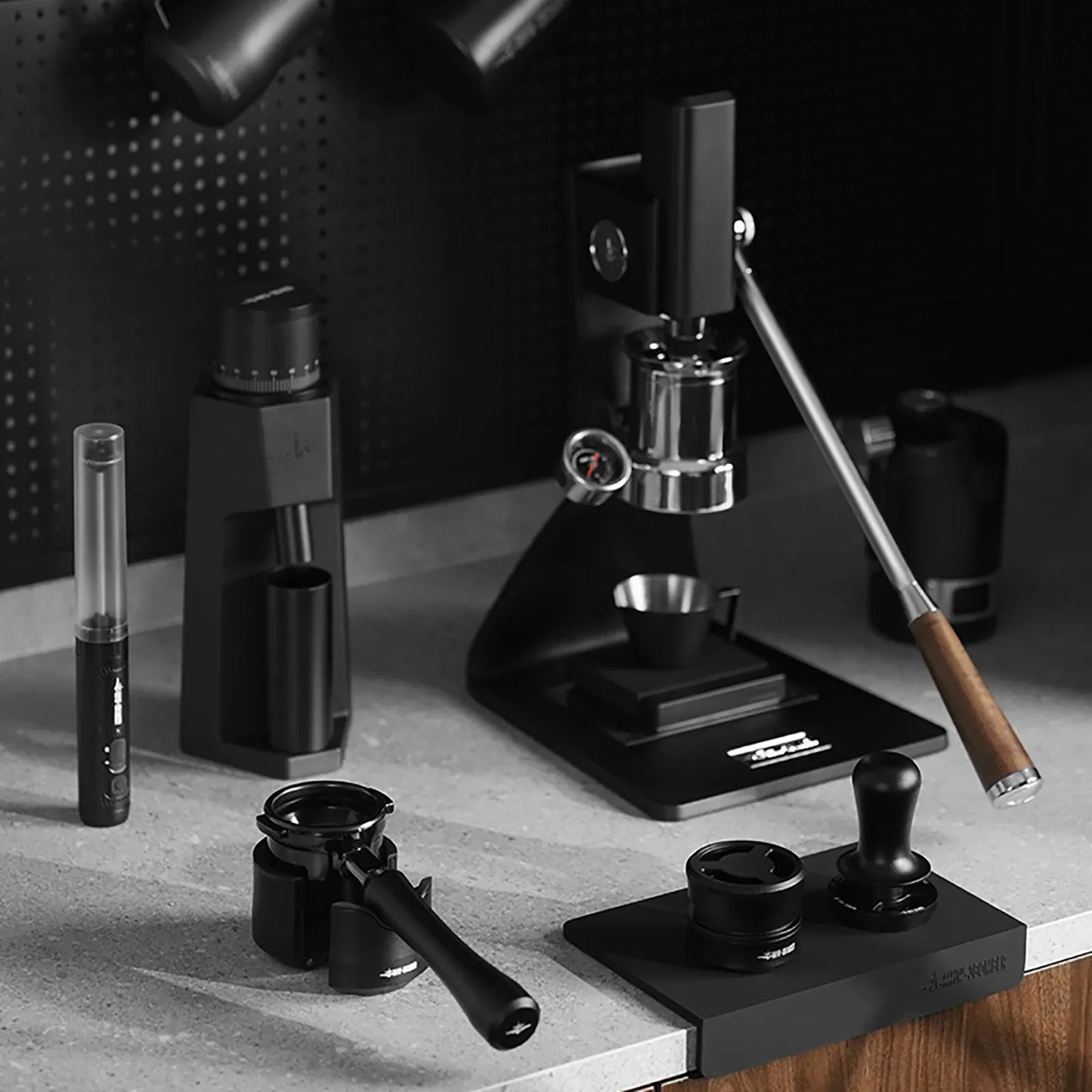 MHW-3BOMBER Astra Collection Coffee Distributor