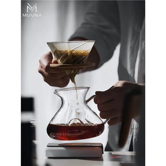 Muvna Tornado Glass Carafe