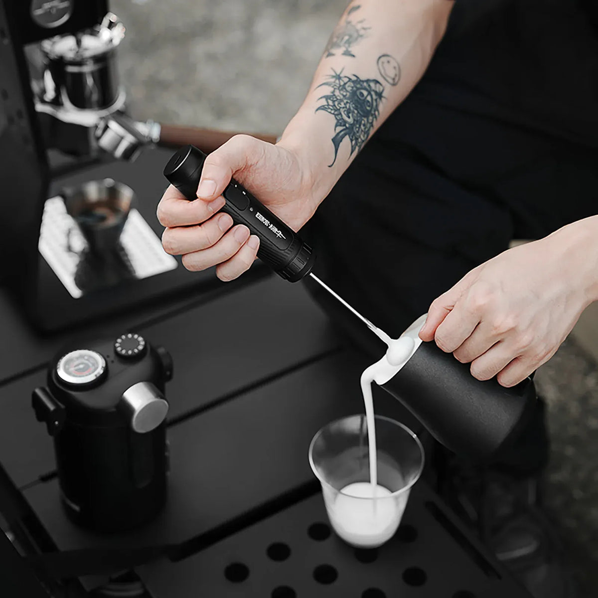 MHW-3BOMBER Magician Handheld Milk Frother