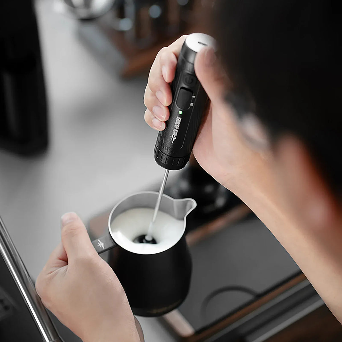 MHW-3BOMBER Magician Handheld Milk Frother