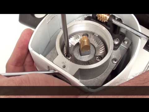 Ascaso i‑Steel i‑1 grinder burrs and adjustment demonstration for espresso grinding